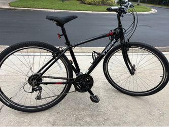 Trek Verve 3 Hybrid Comfort Bike - Medium 17.5" - Excellent Condition