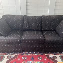 Henredon sofa With 2 Pillows