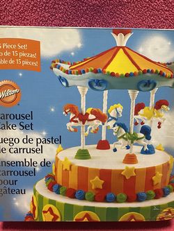 Wilton Carousel Cake Set