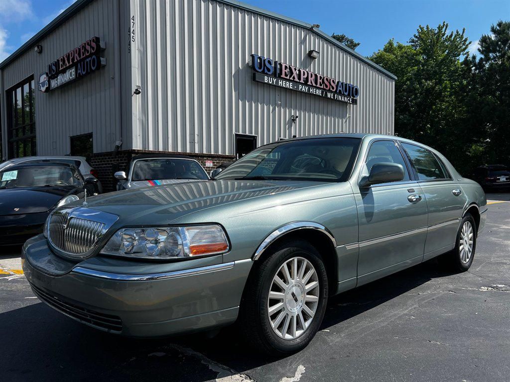 2004 Lincoln Town Car