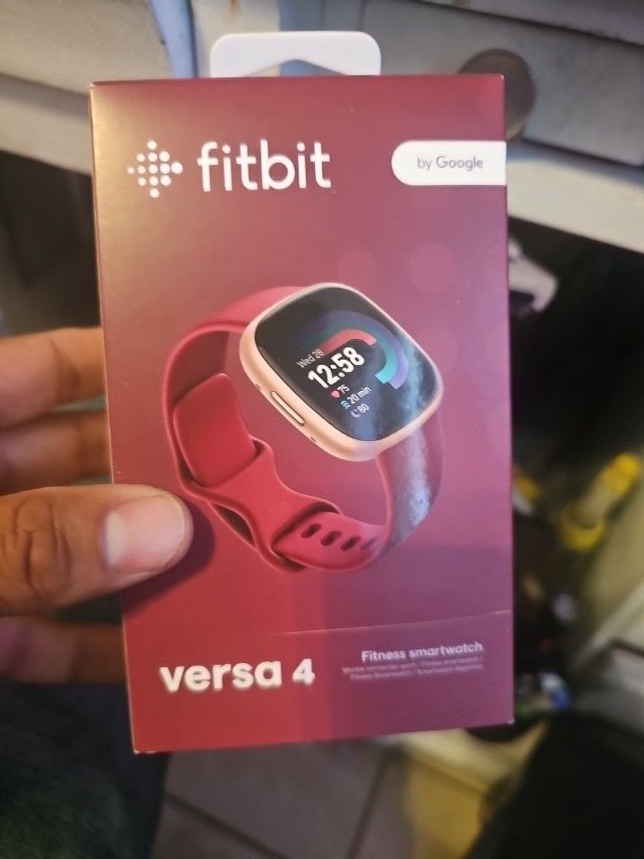 Fitbit Versa 4