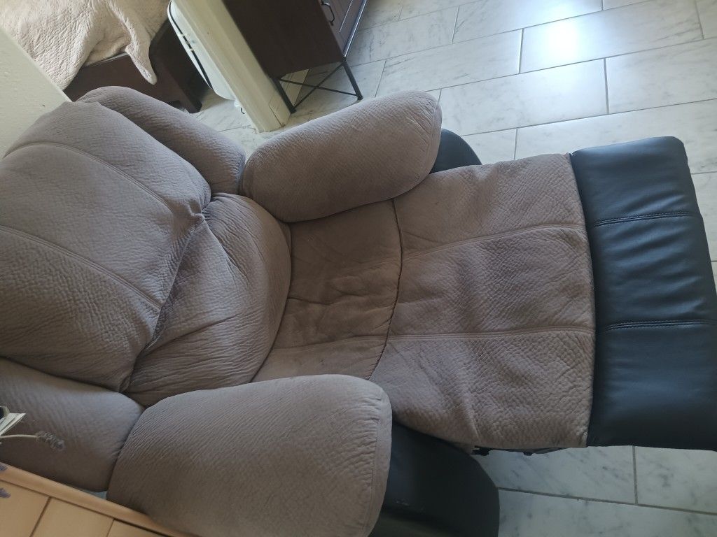  Recliner Chair 