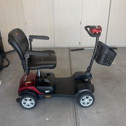 Metro M1 4-Wheel Portable Mobility Scooter with Attachment Ramp – Excellent Condition, Loaded with Extras!