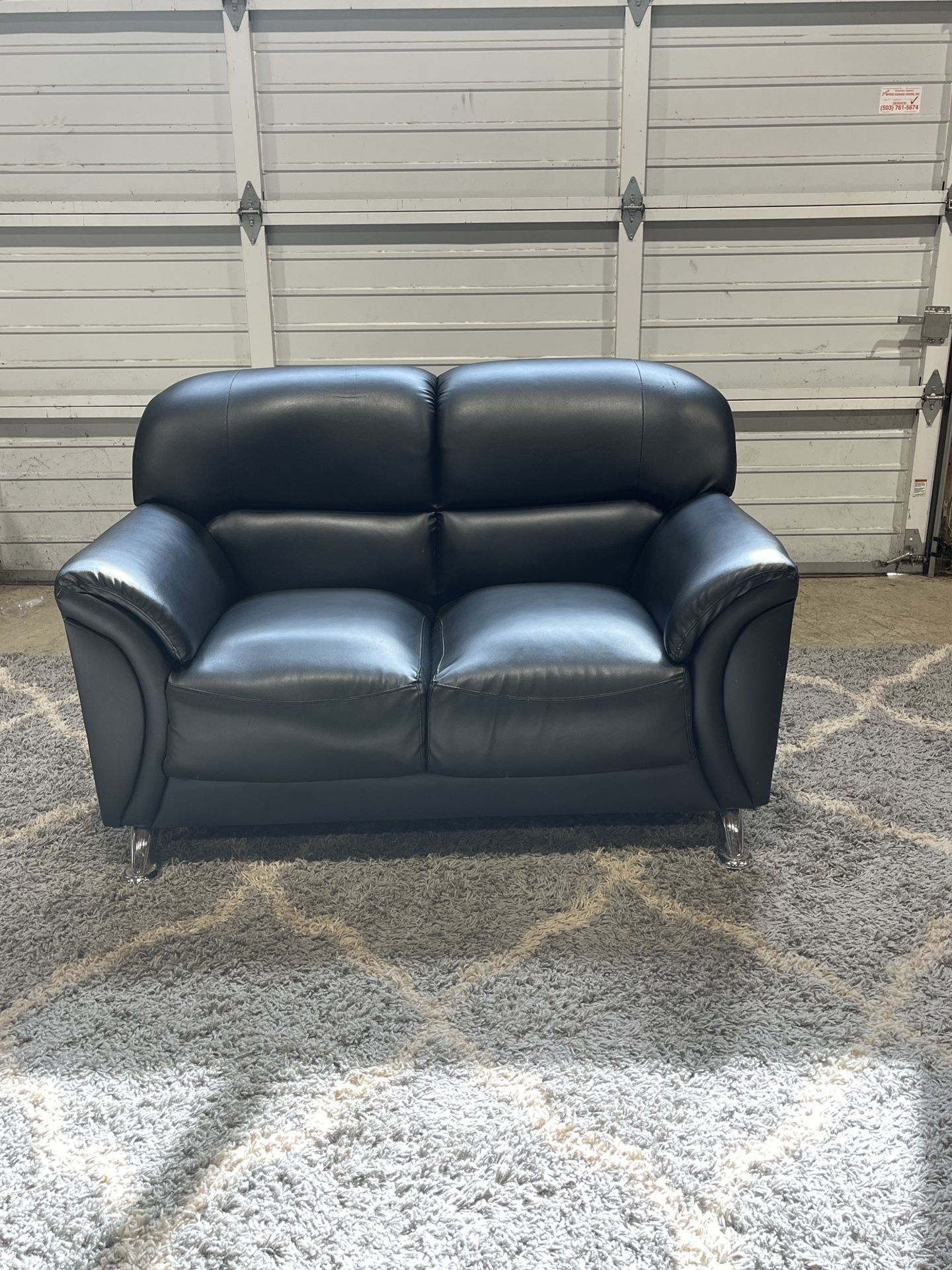 Modern Black Faux Leather Loveseat β Excellent Condition