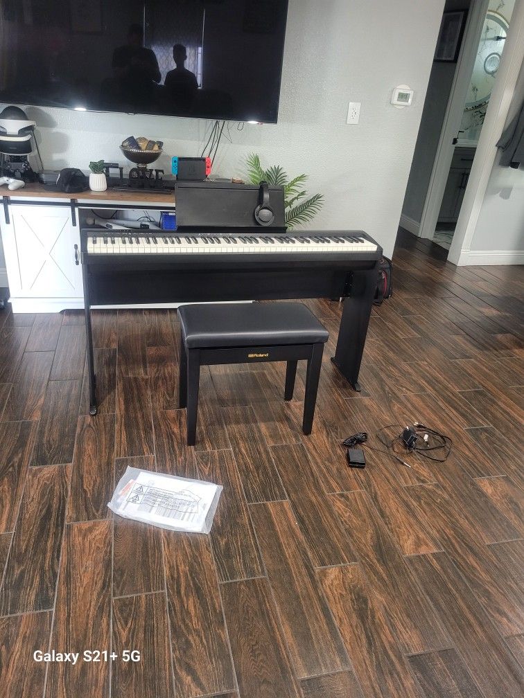 Roland Piano