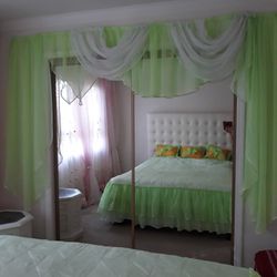 Green Bedding And Curtains Set 