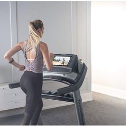 NordicTrack Commercial treadmill 1750 Run Flex