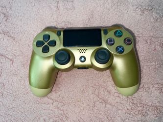 PLAYSTATION 4 WIRELESS CONTROLLER