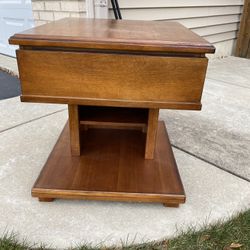 Ashley furniture wislyn end table with Outlet Plugs and Drawer.