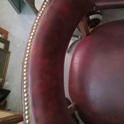 4 Good Condition Leather Chair  4 Sillad De Piel B Condiciones 