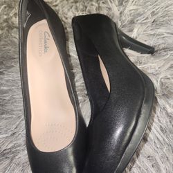 Zapatos CLARKS  Color Negros  Para Damas  $50 Con Envío Incluido