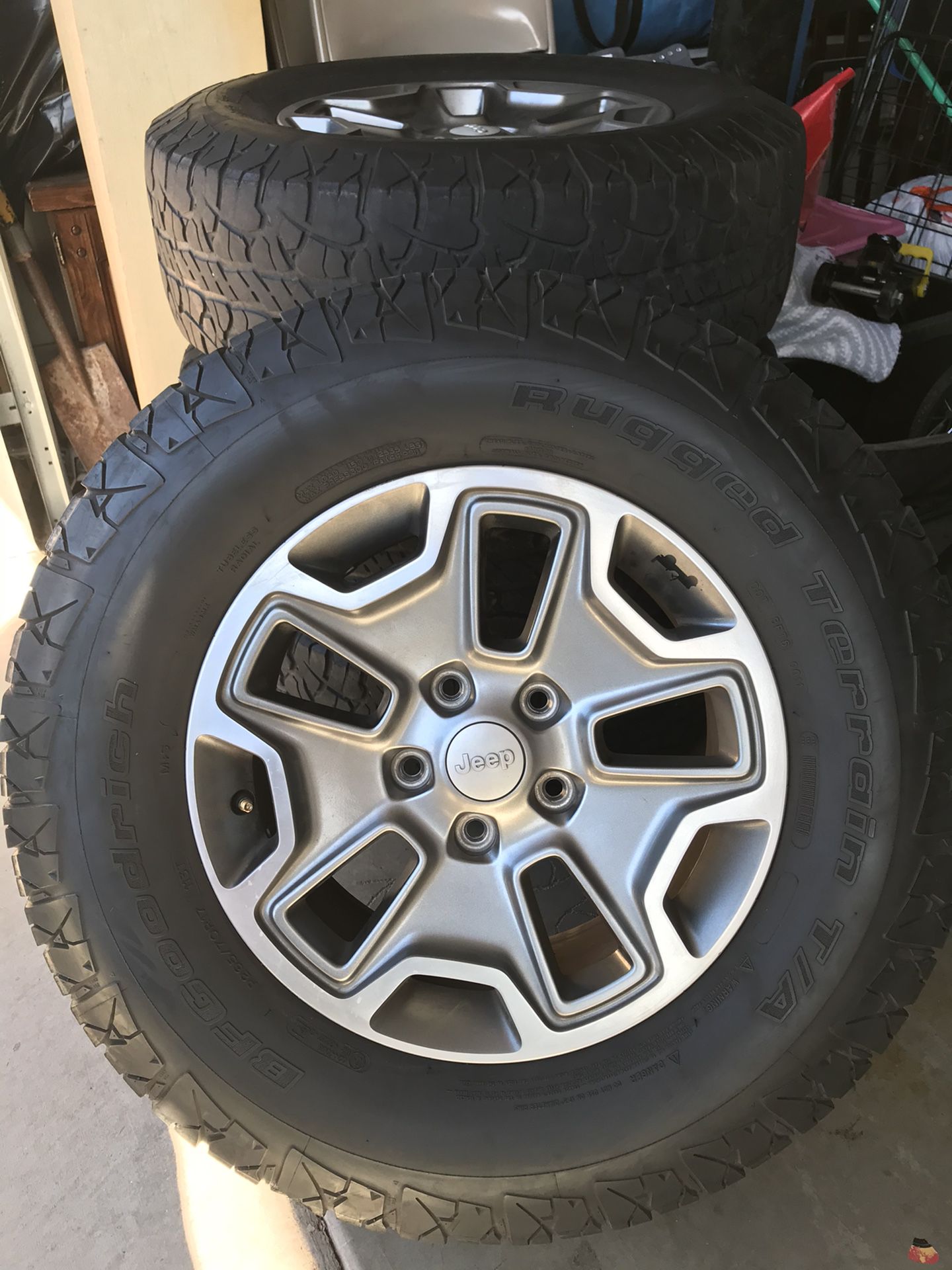 Jeep Wrangler Rubicon wheels