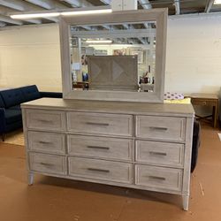 Pattern Front Dresser w/ Mirror