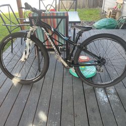 10 Speed https://offerup.com/redirect/?o=TXkuYmlrZQ== 