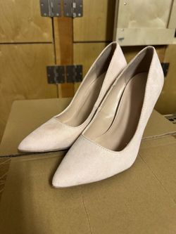 Nude Suede Pointed Toe Stiletto Pumps size 5.5