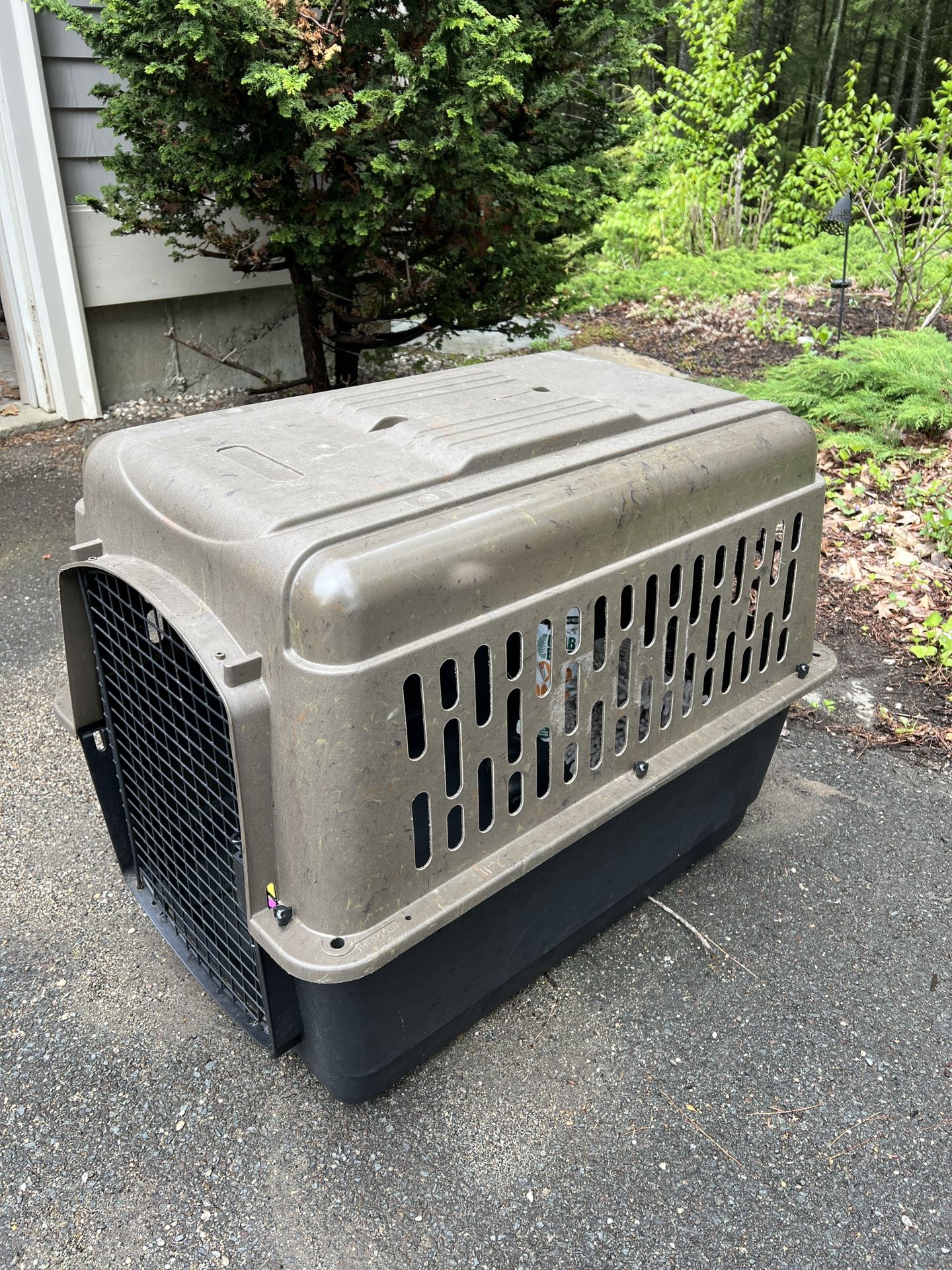 FREE Large dog crate