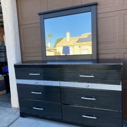 Black Silver Dresser/mirror  
