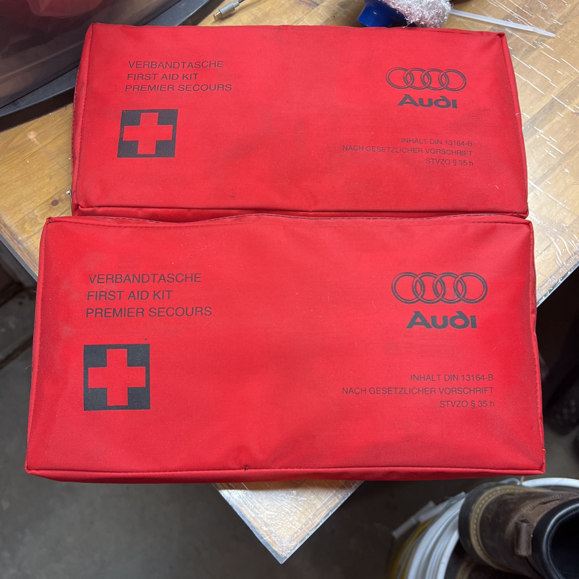 Audi B5 Middle Seat Emergency Kit 