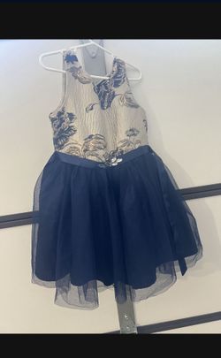 Vestido Para Niña  En Buenas Condiciones Talla 6 $10