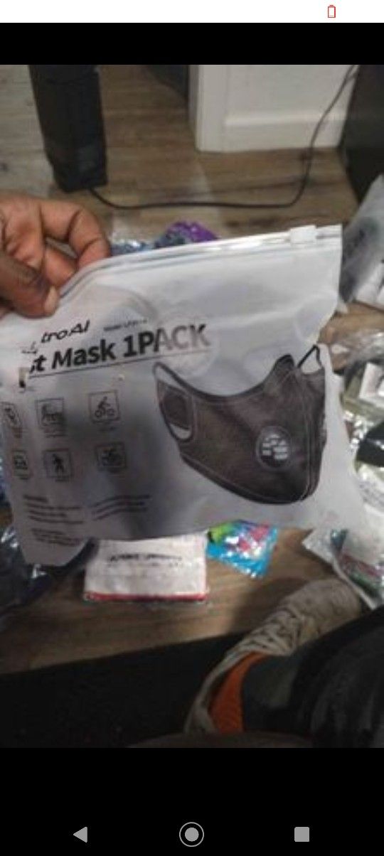 Face Mask BrandNew ($2)