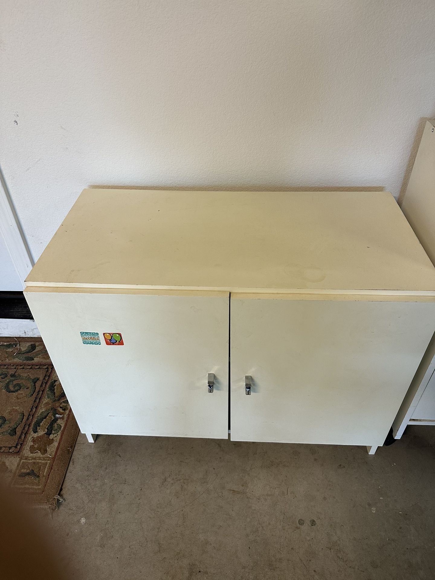 ~~~ Sturdy Storage Cabinet / Garage Organizer