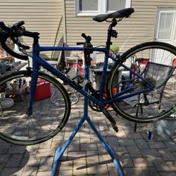 Giant Road Bike 🚴‍♂️.      No Reasonable Offers Will Be Refused.