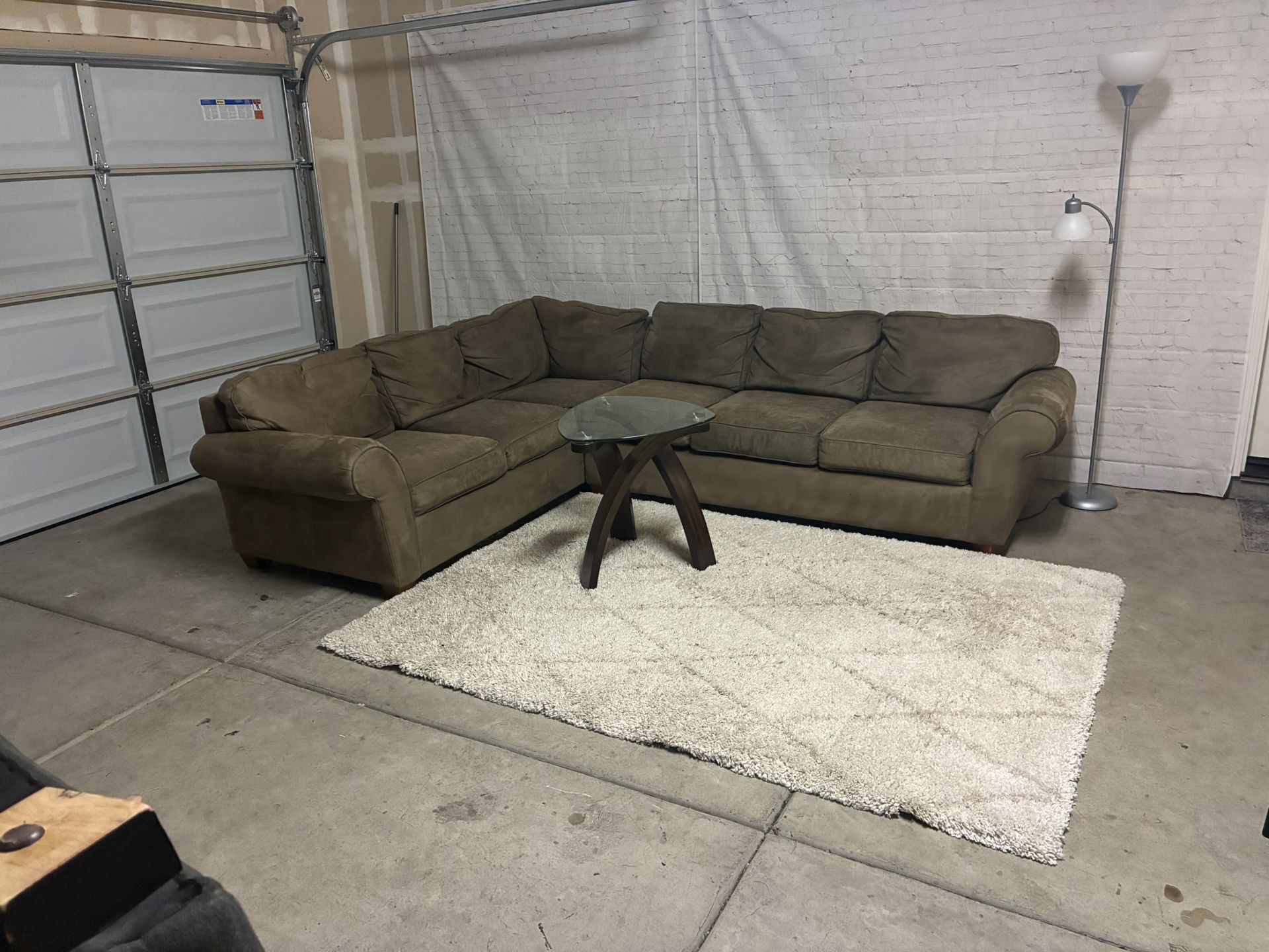 Large Brown 2PC Sectional – Super Comfortable
