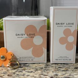 Marc Jacob’s Daisy Love Fragrance Set