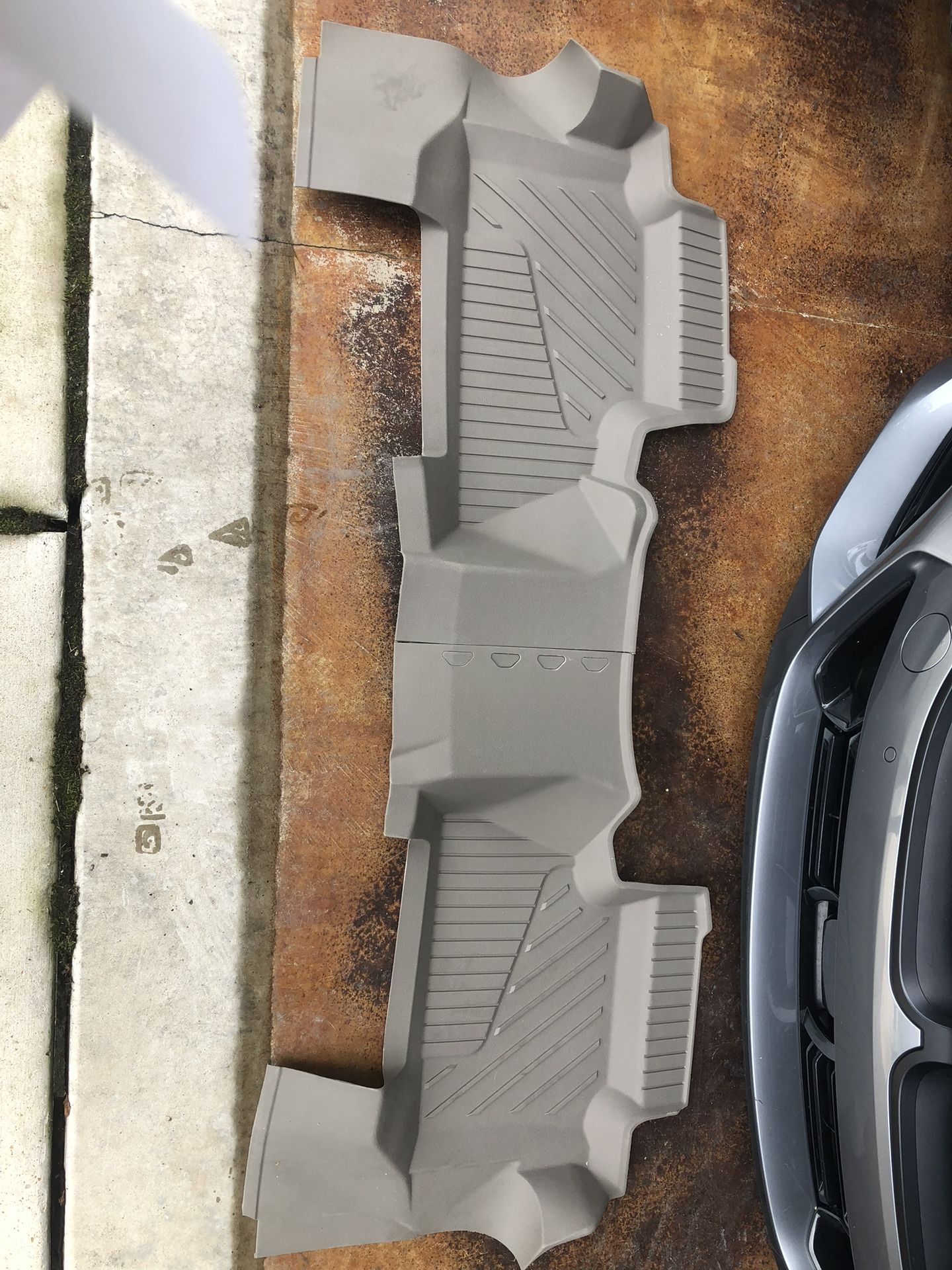 GM 2015-2020 Second Row Floor Liners in Dune New in the Box