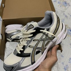 Asics gel 1130 cream black silver size 10 new