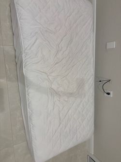 Simmons Beautyrest Royalty Twin Mattress – Do Not Disturb, With Cover - Hardly Used