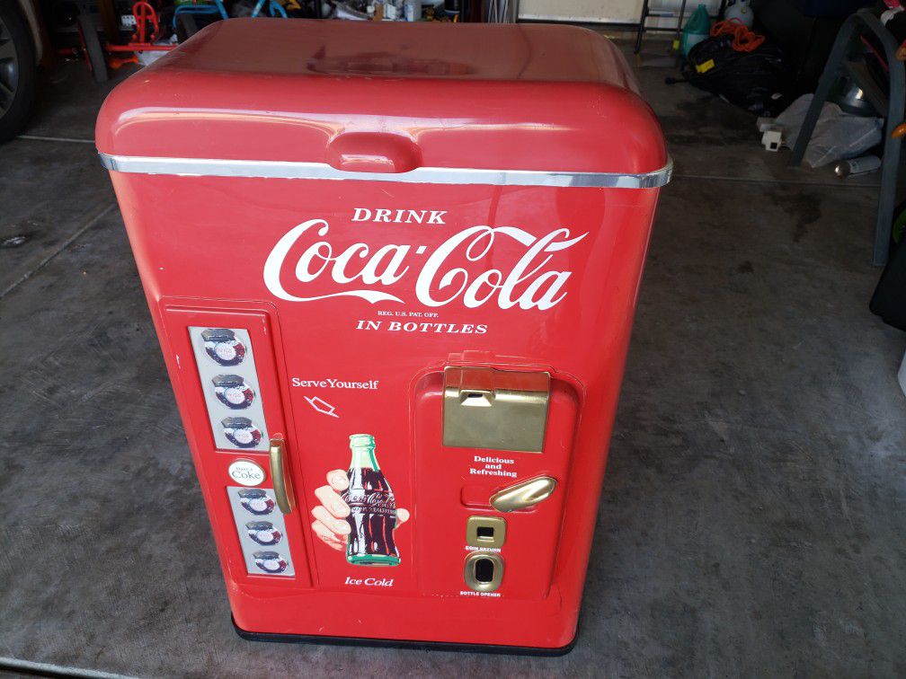 Coca cola vintage chest