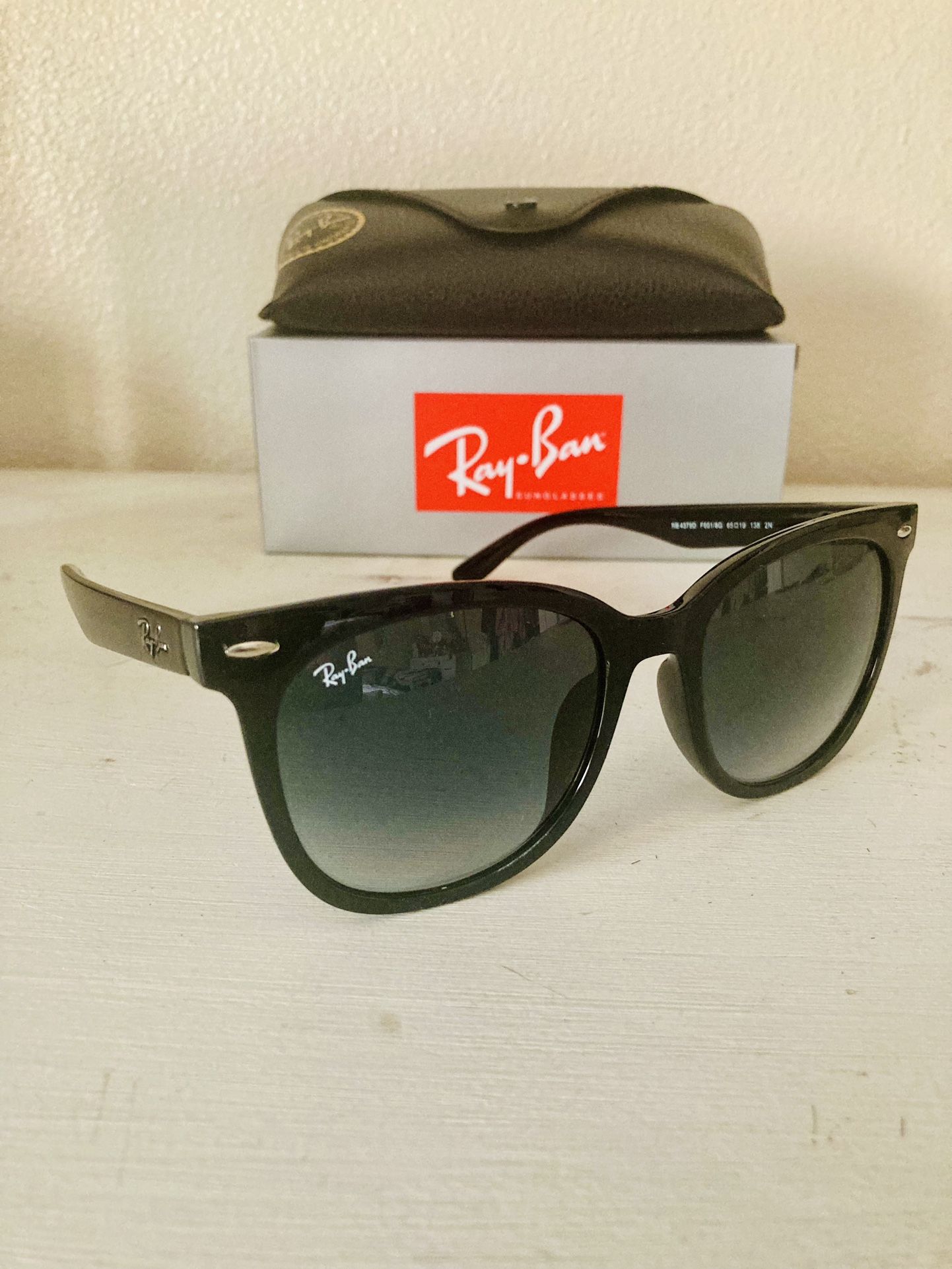 New Ray Ban Sunglasses 😎 With Original Rayban Packaging 