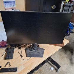 DELL 27" Computer Moniter.  Good Shape 