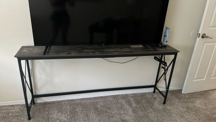 Table / Tv Stand
