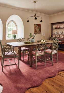6x8 Wool Scalloped Rug
