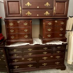 Solid Wood Vintage Bedroom Set (Drexel Heritage) – Dresser + Mirror + Vanity + Nightstands
