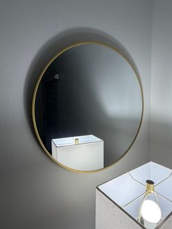 Round Wall Mirror with Gold Frame