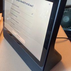 Touchscreen Facebook portal