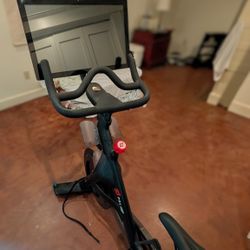 Peloton Indoor Exercise Bike with 2 Pairs Of Shoes