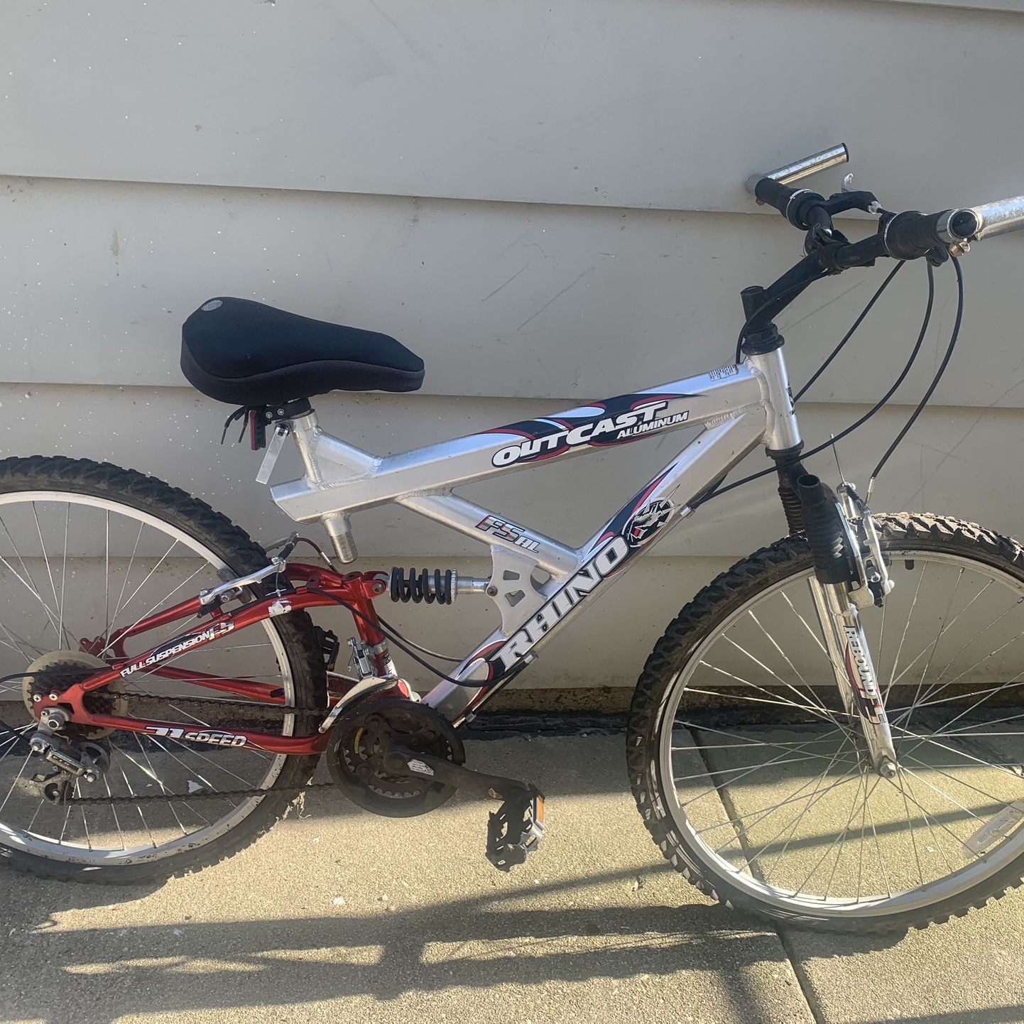 Rhino outcast mountain bike hotsell