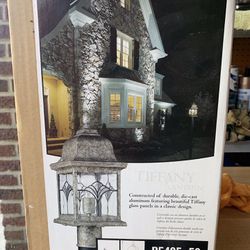 Lamp Post lighting fixture -NEW in box