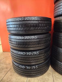 245 70R 19.5 HANKOOK SMART FLEX AH35 TIRES 2457019.5 USED TIRES (SET)