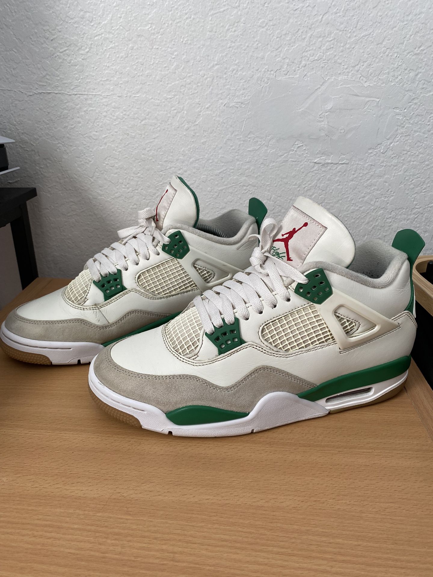 Jordan 4 Retro SB Pine Green
