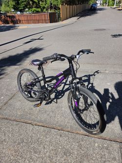Kids Bike Trek Precaliber 20", Speed 6, Hand Break, 4-10 Years, Very Good Condition
