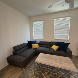 Moving Sale: Modern Sectional Sofa – Home or Office