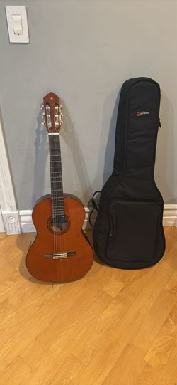 Yamaha classical guitar with protec case