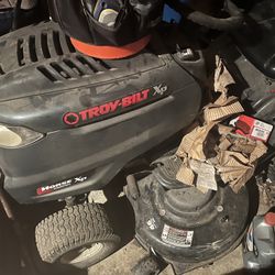 24hp Troy-bilt 46in Cutting Deck Riding Mower