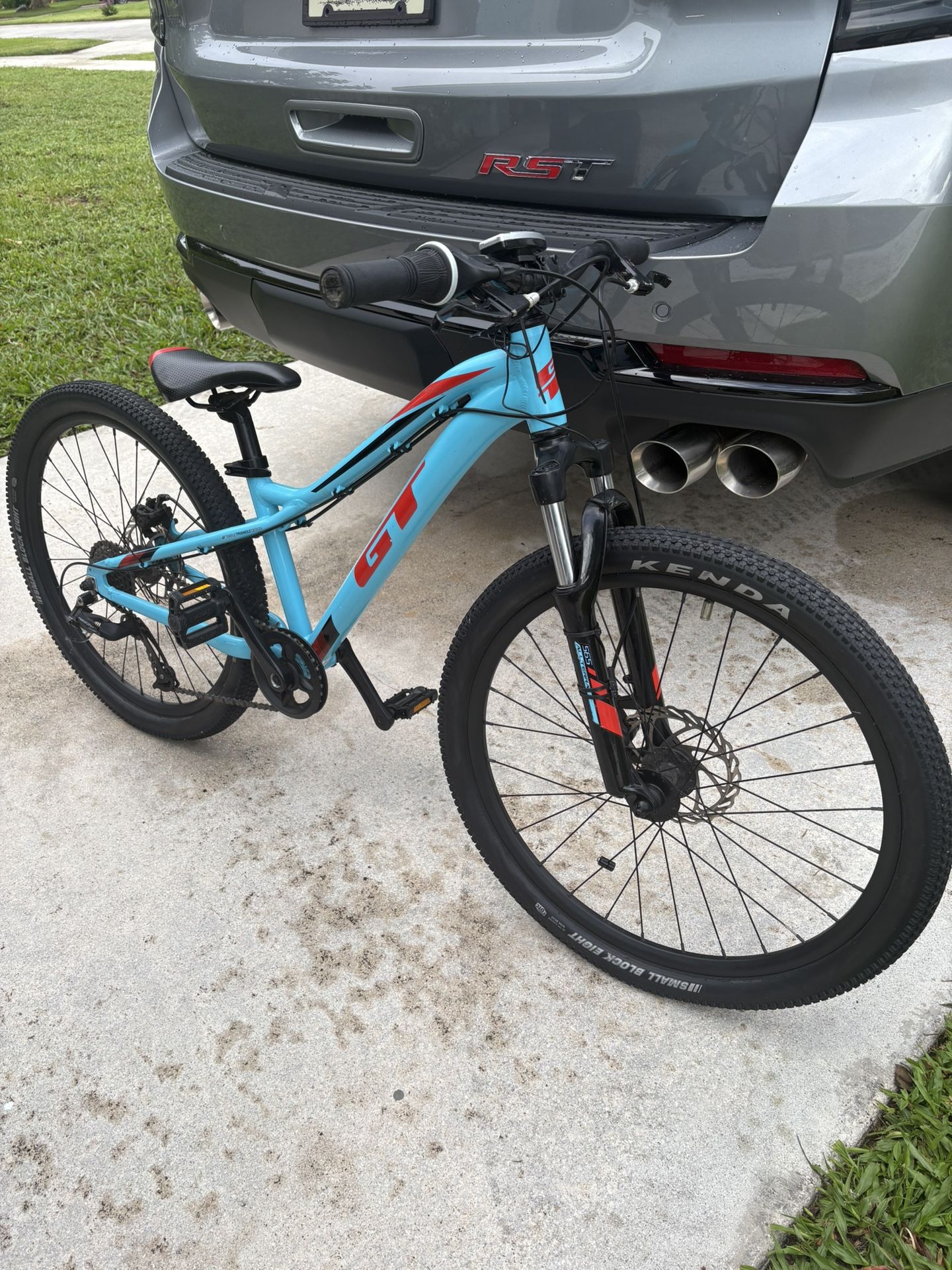 GT Stomper Pro 24” Mountain Bike Youth