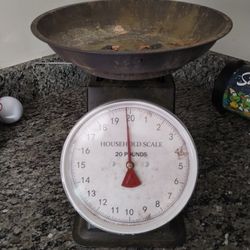 Vintage Style Kitchen Weigh Scale
From Michaels. Excellent shape. Was used for display purpose only. 12" approximately tall 